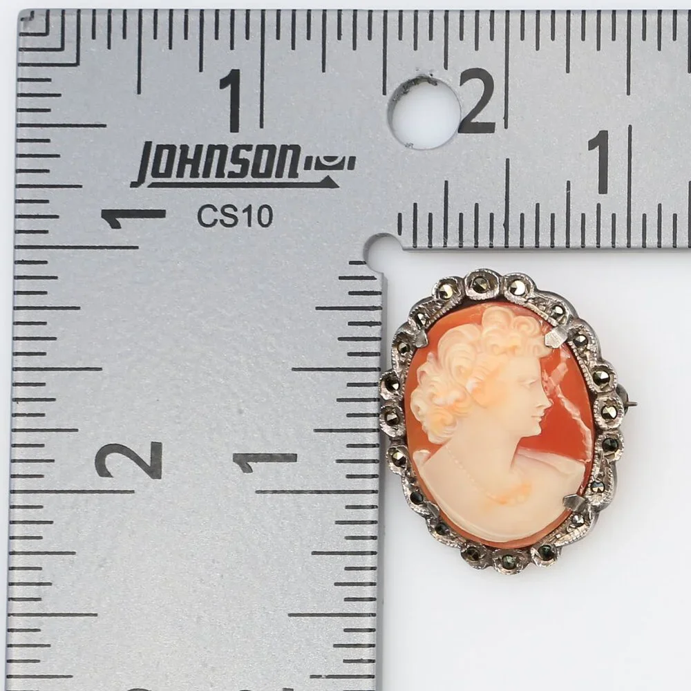 Vintage Lovely Lady‎ with Necklace Cameo Brooch Marcasites in 935 Silver 1940s